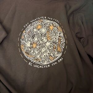 Noah Kahan crew neck sweatshirt